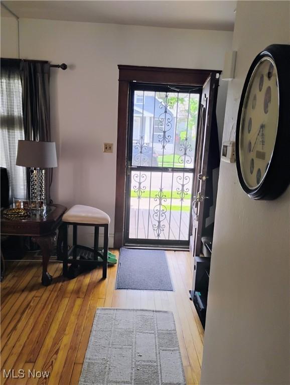 13418 Coath Ave, Cleveland, OH 44120 - entryway featuring hardwood / wood-style floors