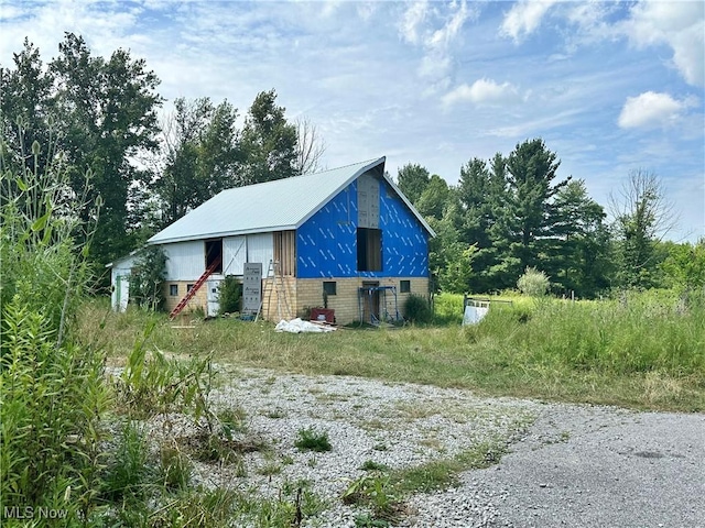 9368 Madison Rd, Montville, OH 44064 - photo 1