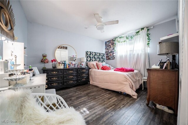 24660 Sittingbourne Ln, Beachwood, OH 44122 - bedroom featuring dark wood-style floors and a ceiling fan