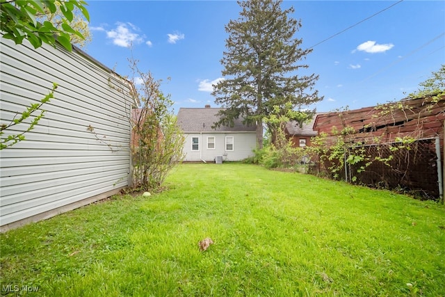 4194 W 140th St, Cleveland, OH 44135 - view of yard featuring central AC