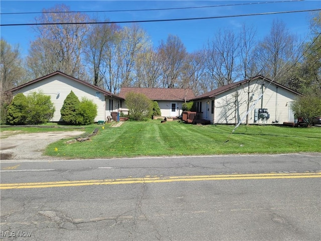 681 Longcoy Ave, Kent, OH 44240 - single story home featuring a front lawn