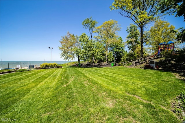 view of yard featuring a water view