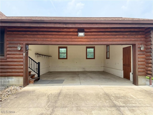 15180 Stoltz Rd, Diamond, OH 44412 - garage with driveway