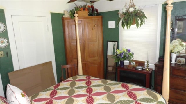7517 Veterans Blvd, Chester, WV 26034 - view of bedroom