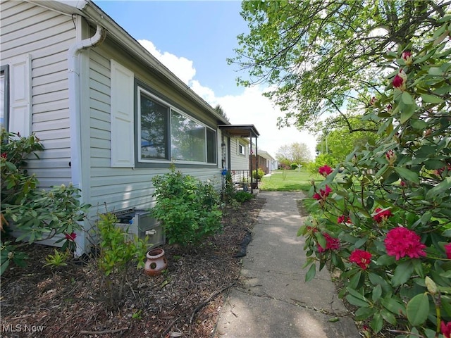 111 Pine Ln, Barnesville, OH 43713 - view of side of home