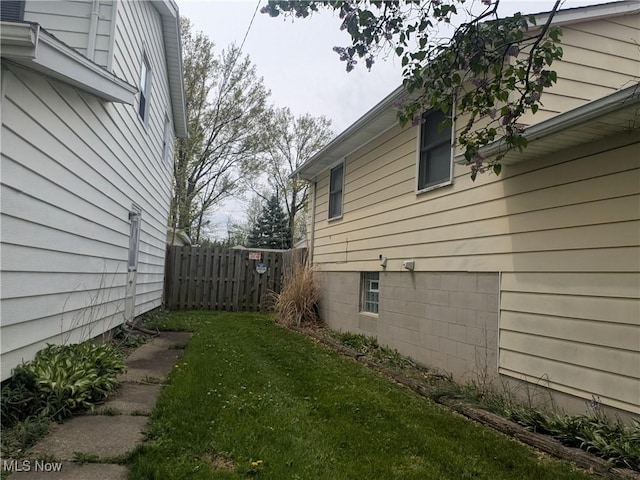 4222 Kenyon Ct, Lorain, OH 44053 - view of yard