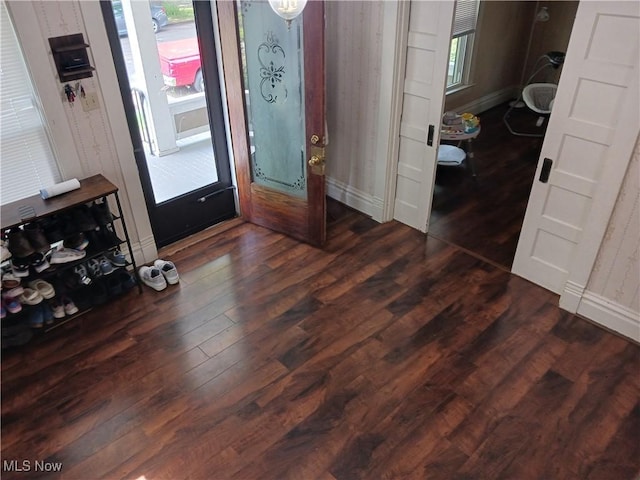 636 4th St, Marietta, OH 45750 - entryway with dark wood-style flooring and baseboards