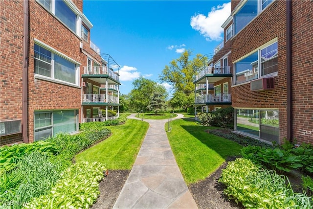 19901 Van Aken Blvd Unit 7, Shaker Heights, OH 44122 - surrounding community featuring a yard