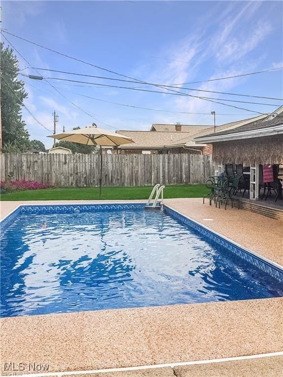 2455 Alexander Mnr E, Steubenville, OH 43952 - view of swimming pool with a fenced backyard