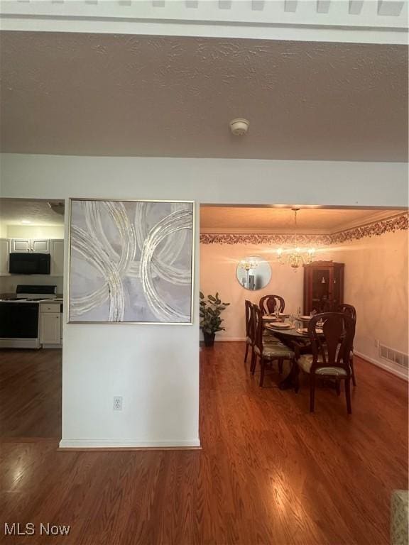 4212 Castle Rdg, Copley, OH 44321 - dining space with wood finished floors
