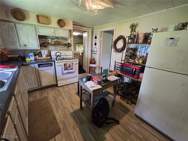 315 Kreider Ave, Barberton, OH 44203 - photo 6
