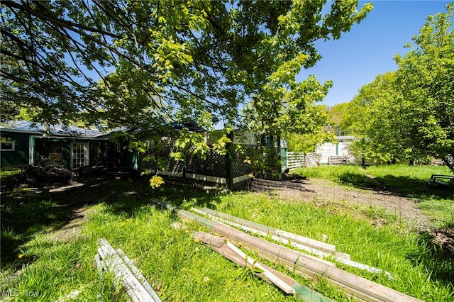 2226 W 13th St, Ashtabula, OH 44004 - view of yard