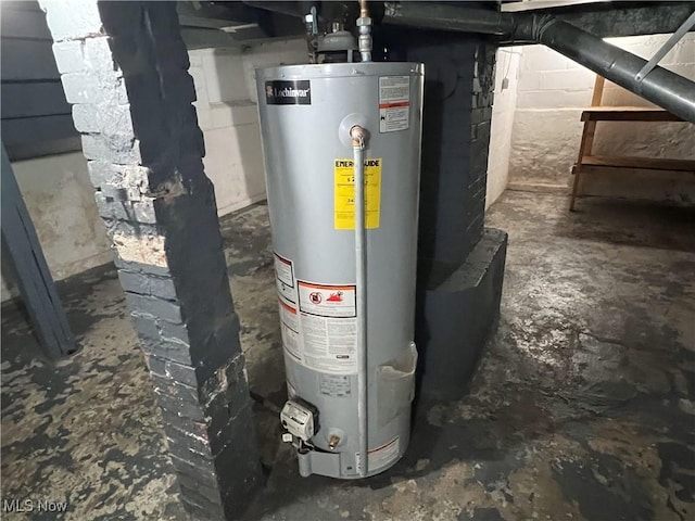 2640 W 19th St, Ashtabula, OH 44004 - utilities with water heater