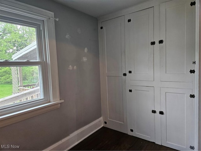 825 Summit St, Salem, OH 44460 - entryway with dark wood-type flooring and baseboards