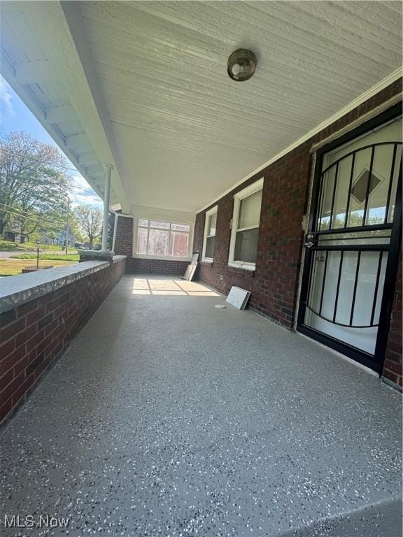 510 Parkcliffe Ave, Youngstown, OH 44511 - view of patio / terrace