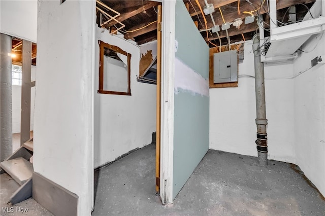 3692 E 118th St, Cleveland, OH 44105 - unfinished below grade area with electric panel