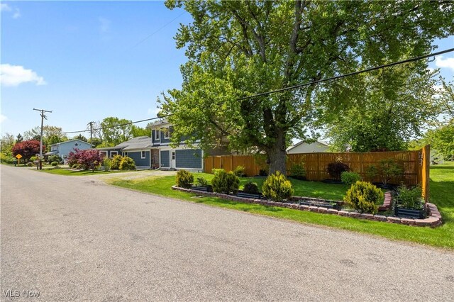 1287 E Garnet Ave, Port Clinton, OH 43452 - view of front facade