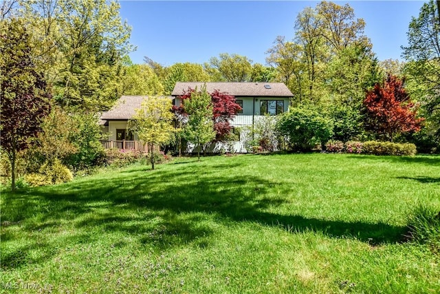 8220 Hermitage Rd, Concord, OH 44077 - view of grassy yard