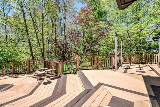 8220 Hermitage Rd, Concord, OH 44077 - view of deck