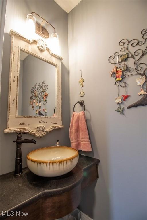 176 Highland Mist Cir, Hinckley, OH 44233 - bathroom with a sink