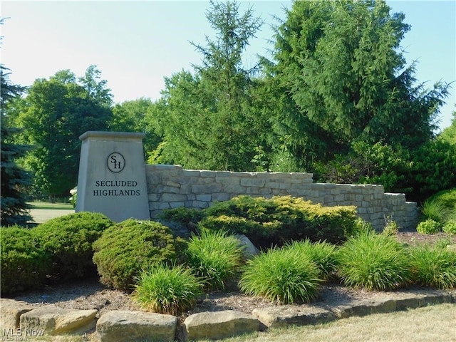 176 Highland Mist Cir, Hinckley, OH 44233 - view of community sign
