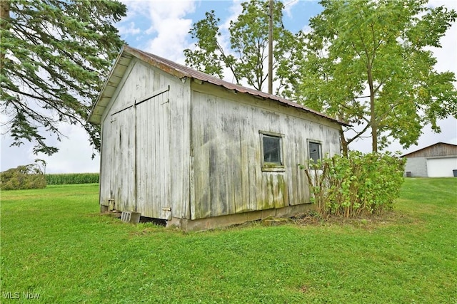 9960 Ridge Rdg, Farmdale, OH 44417 - view of outdoor structure with an outbuilding