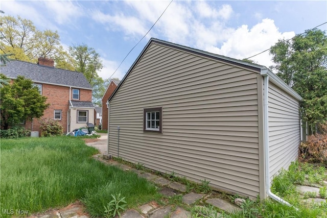 view of side of property