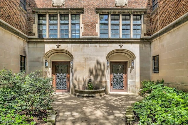 2515 Overlook Rd Unit 11, Cleveland Heights, OH 44106 - view of exterior entry with brick siding