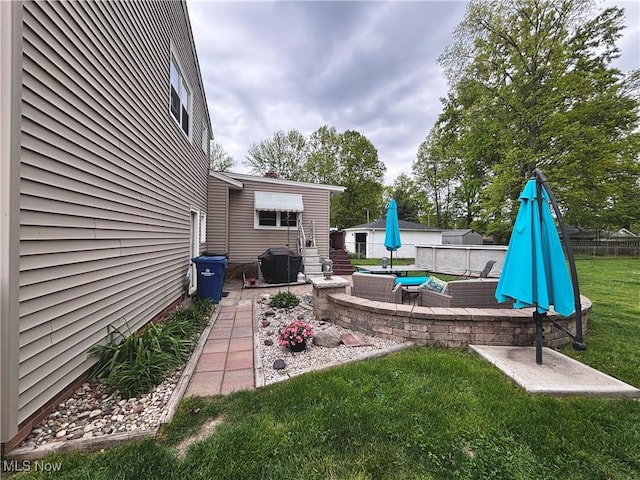 view of yard featuring a patio