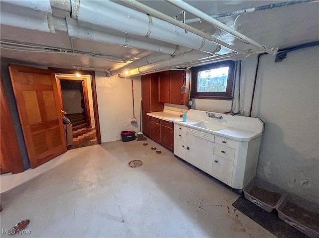 553 Willard Ave SE, Warren, OH 44483 - below grade area featuring a sink