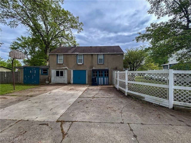 553 Willard Ave SE, Warren, OH 44483 - view of front of home with stucco siding