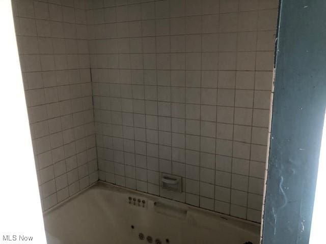 2117 Maple Ave NE, Canton, OH 44714 - bathroom with  shower combination