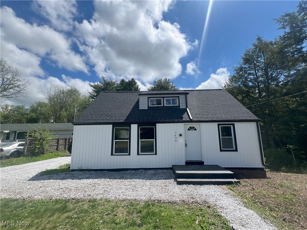 7434 Ivydale Ave NW, North Canton, OH 44720 - photo 1