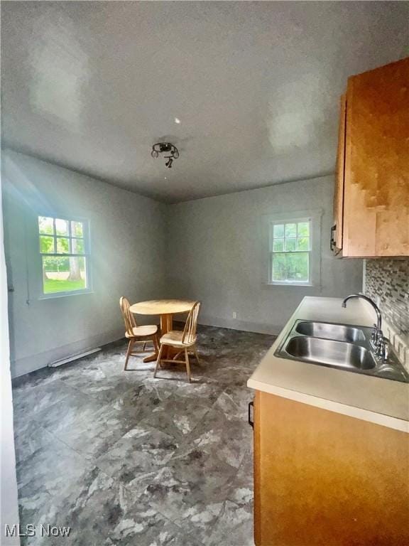 556 W Myrtle Ave, Youngstown, OH 44511 - photo 6
