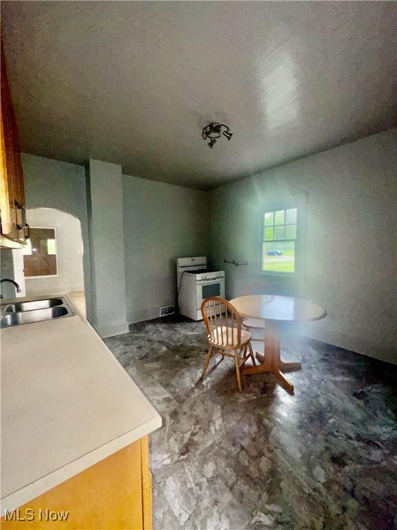 556 W Myrtle Ave, Youngstown, OH 44511 - photo 7
