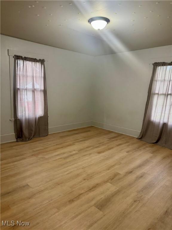 556 W Myrtle Ave, Youngstown, OH 44511 - photo 9