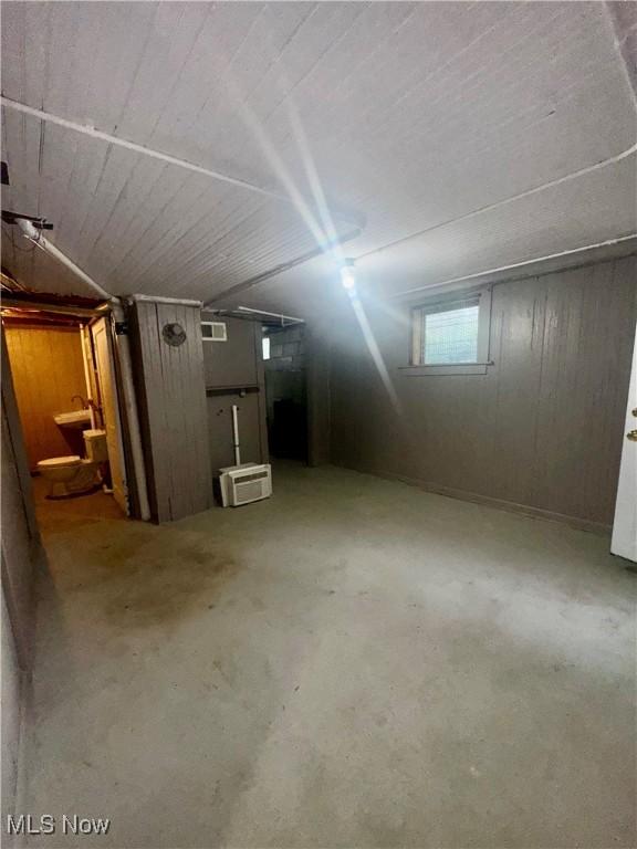556 W Myrtle Ave, Youngstown, OH 44511 - photo 13