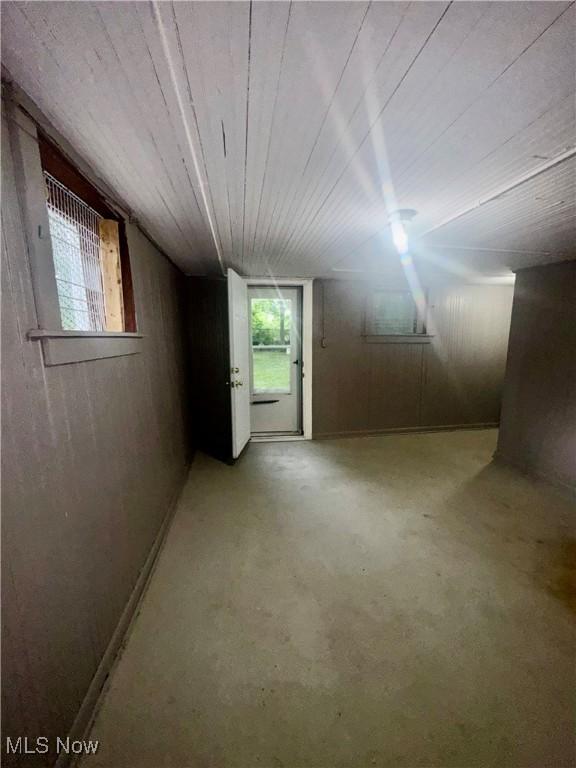 556 W Myrtle Ave, Youngstown, OH 44511 - photo 14