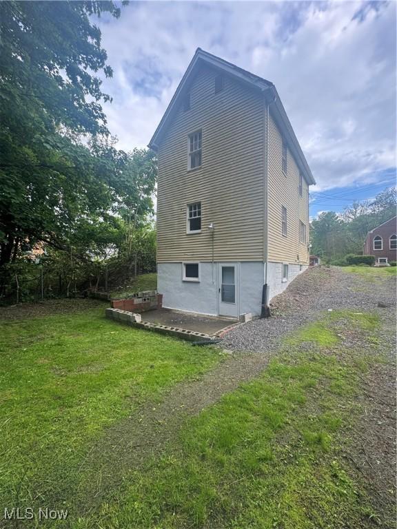 556 W Myrtle Ave, Youngstown, OH 44511 - photo 19