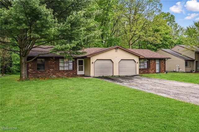 1352 Castillion Dr NE, Warren, OH 44484 - photo 1