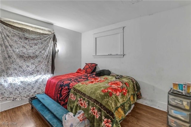 1348 Himrod Ave, Youngstown, OH 44506 - bedroom featuring wood finished floors