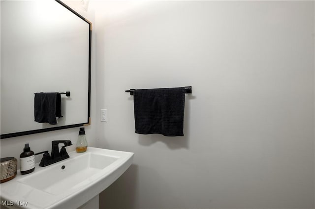 1810 Muirfield Ln, Painesville, OH 44077 - bathroom featuring a sink