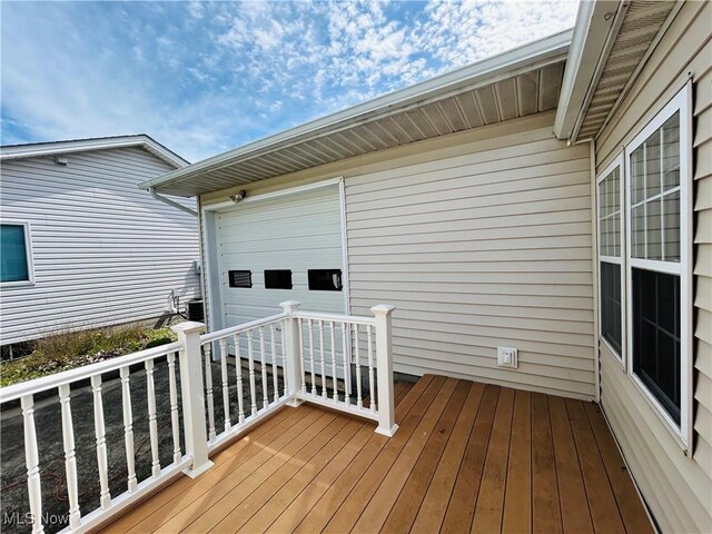 2270 S Commodore Ct, Lakeside-Marblehead, OH 43440 - view of wooden terrace