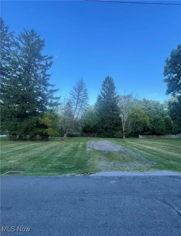 3737 Avondale Rd, Woodmere, OH 44122