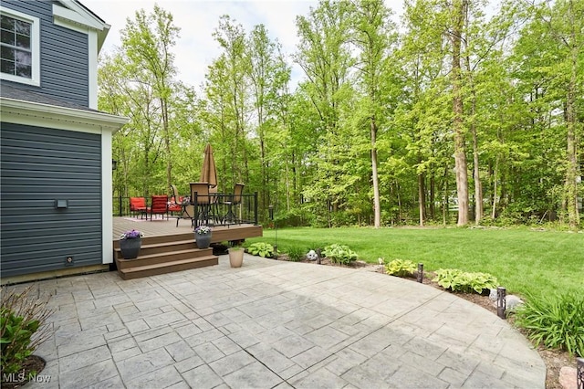 7304 Glastonbury Dr, Hudson, OH 44236 - view of patio / terrace featuring a deck and outdoor dining area