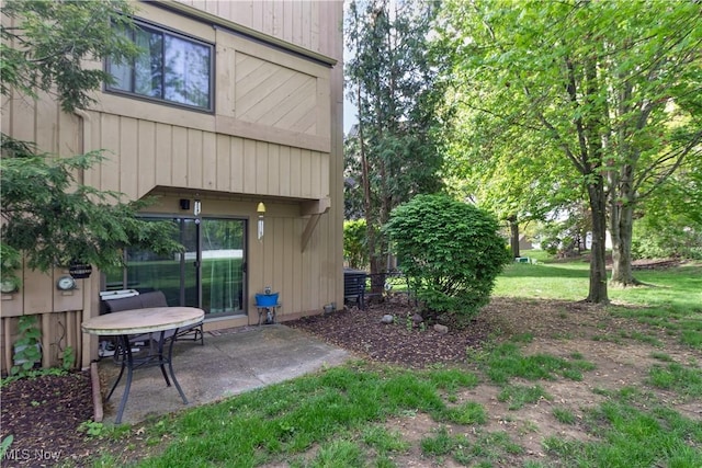 80 Landings Way, Avon Lake, OH 44012 - view of yard with a patio area