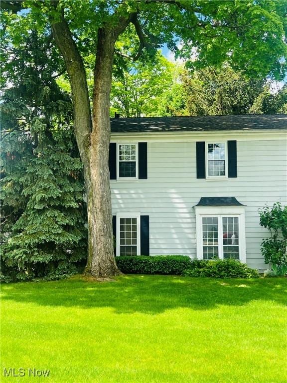 7328 Foxmill Rd, Mentor, OH 44060 - view of front of house with a front lawn