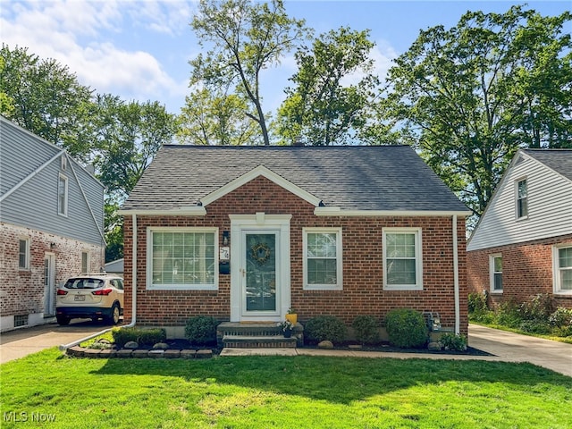 574 Huntmere Dr, Bay Village, OH 44140 - photo 1