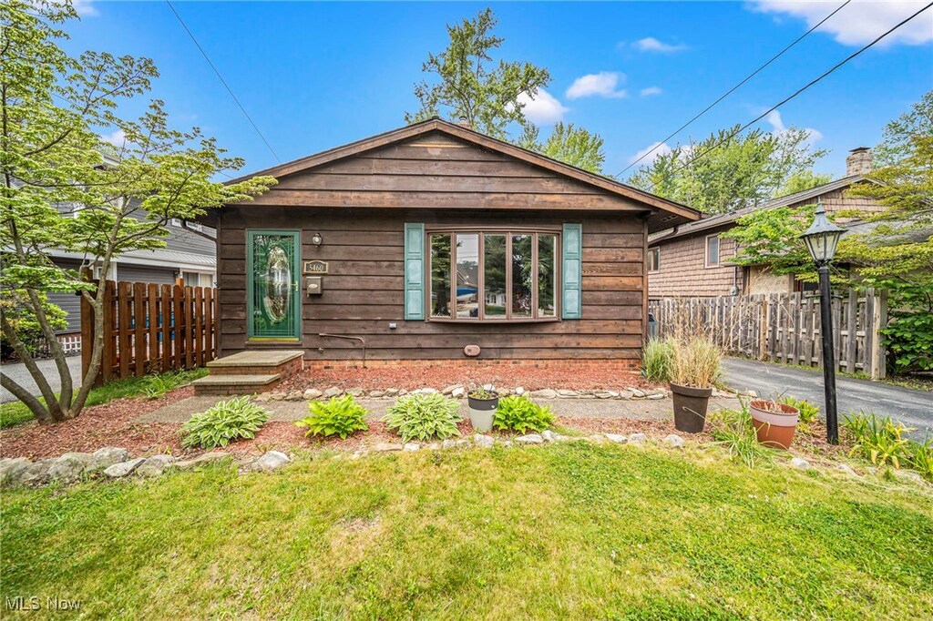 5460 Coronada Dr, Mentor On The Lake, OH 44060 - photo 1