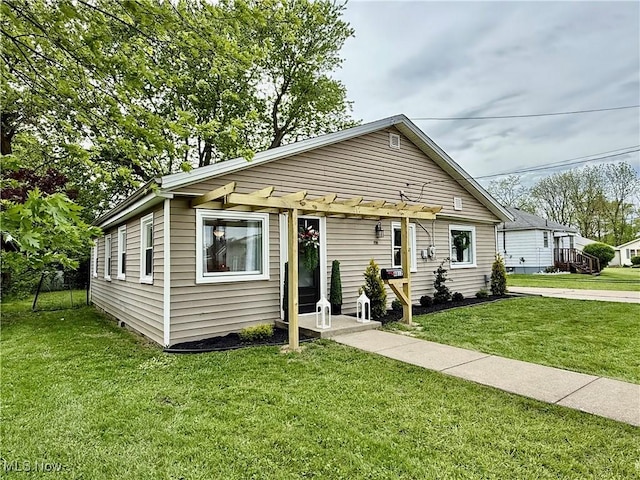 4812 Irma Ave, Youngstown, OH 44514 - view of front facade featuring a pergola